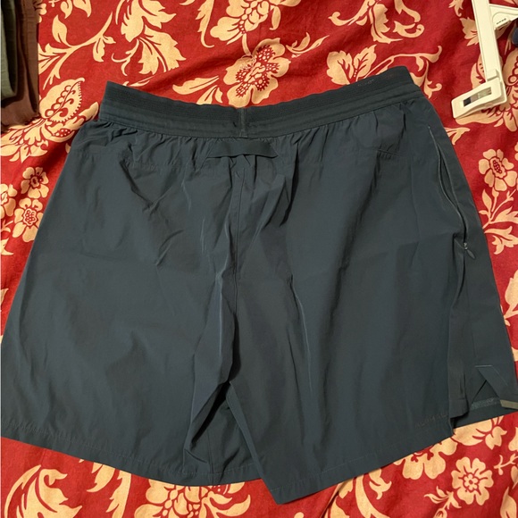 Alphalete Athletics Studio Short 6” Inch Inseam - Picture 2 of 2